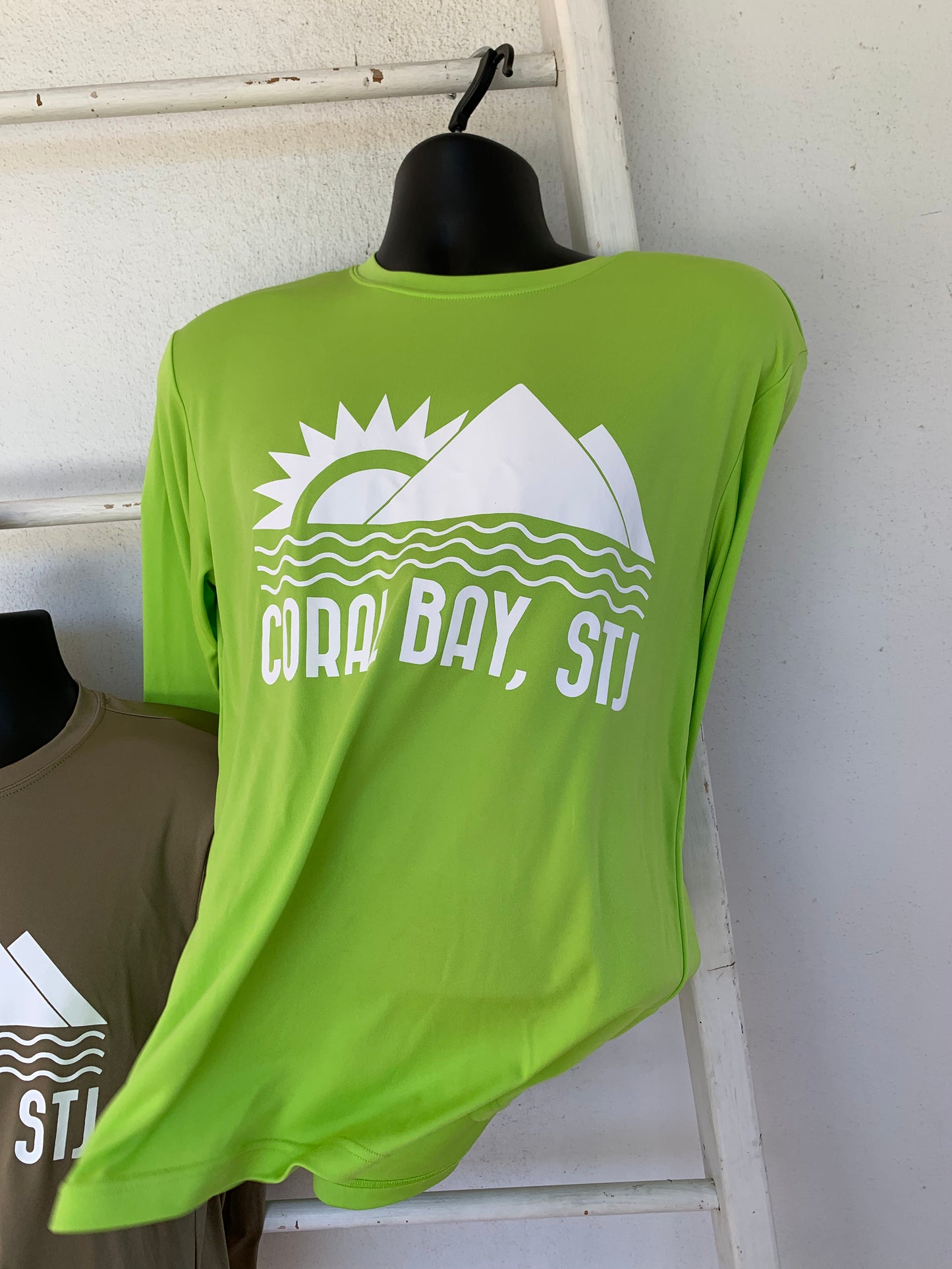 Rash Guard “Coral Bay, STJ”